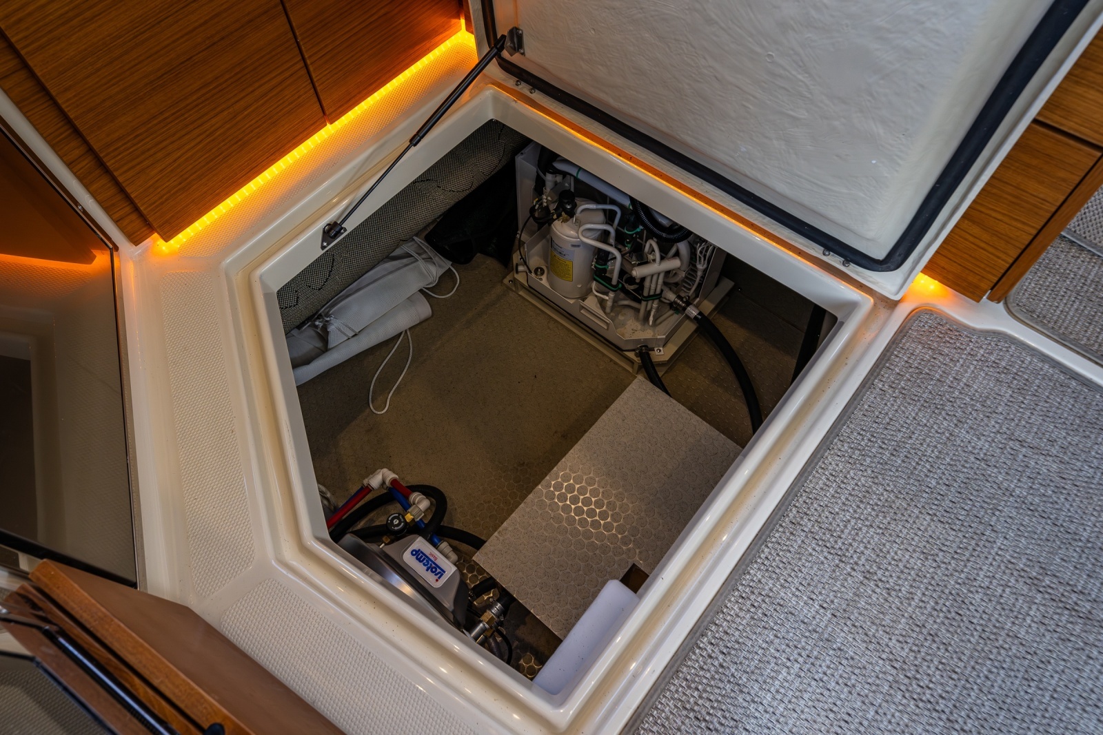 2020 Ranger Tugs R-41 CB