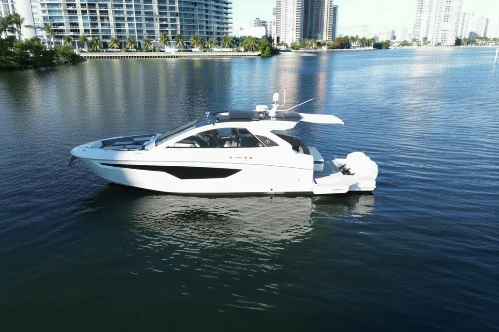 2021 Cruisers Yachts 42 GLS OB