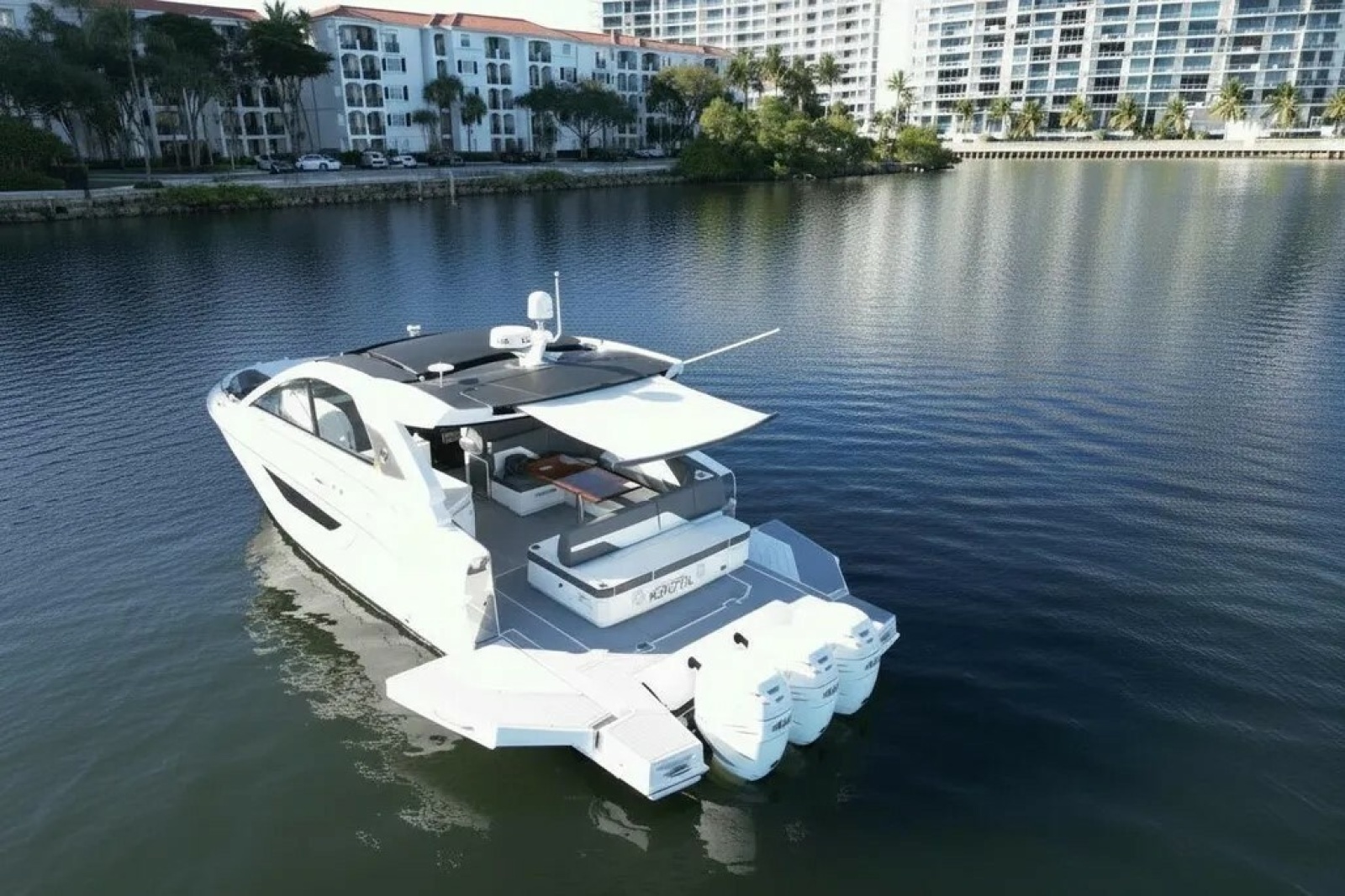 2021 Cruisers Yachts 42 GLS OB
