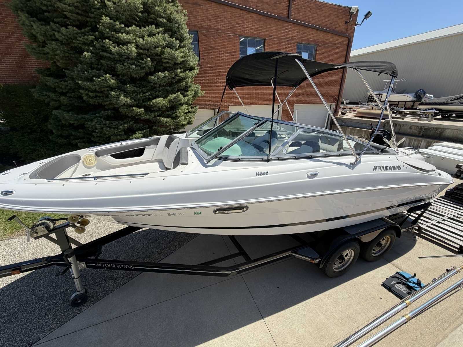 24ft Four Winns Yacht For Sale