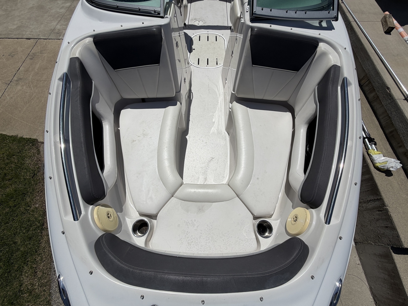 24ft Four Winns Yacht For Sale