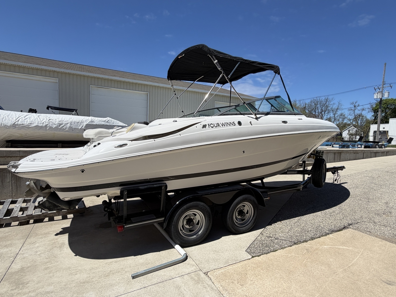 24ft Four Winns Yacht For Sale