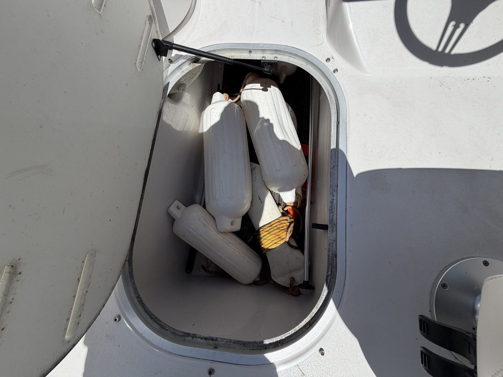 24ft Four Winns Yacht For Sale