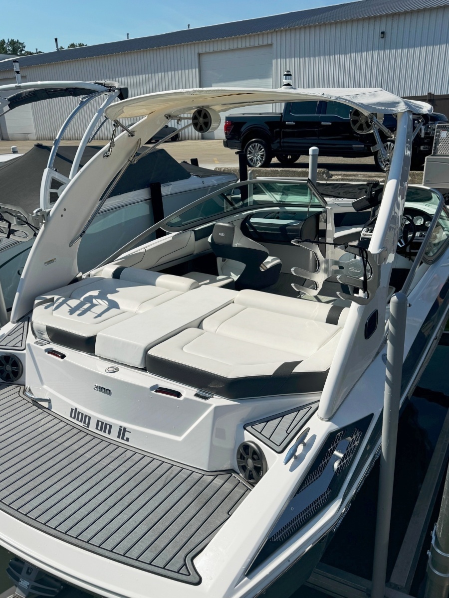 2019 Regal 2100 Bowrider