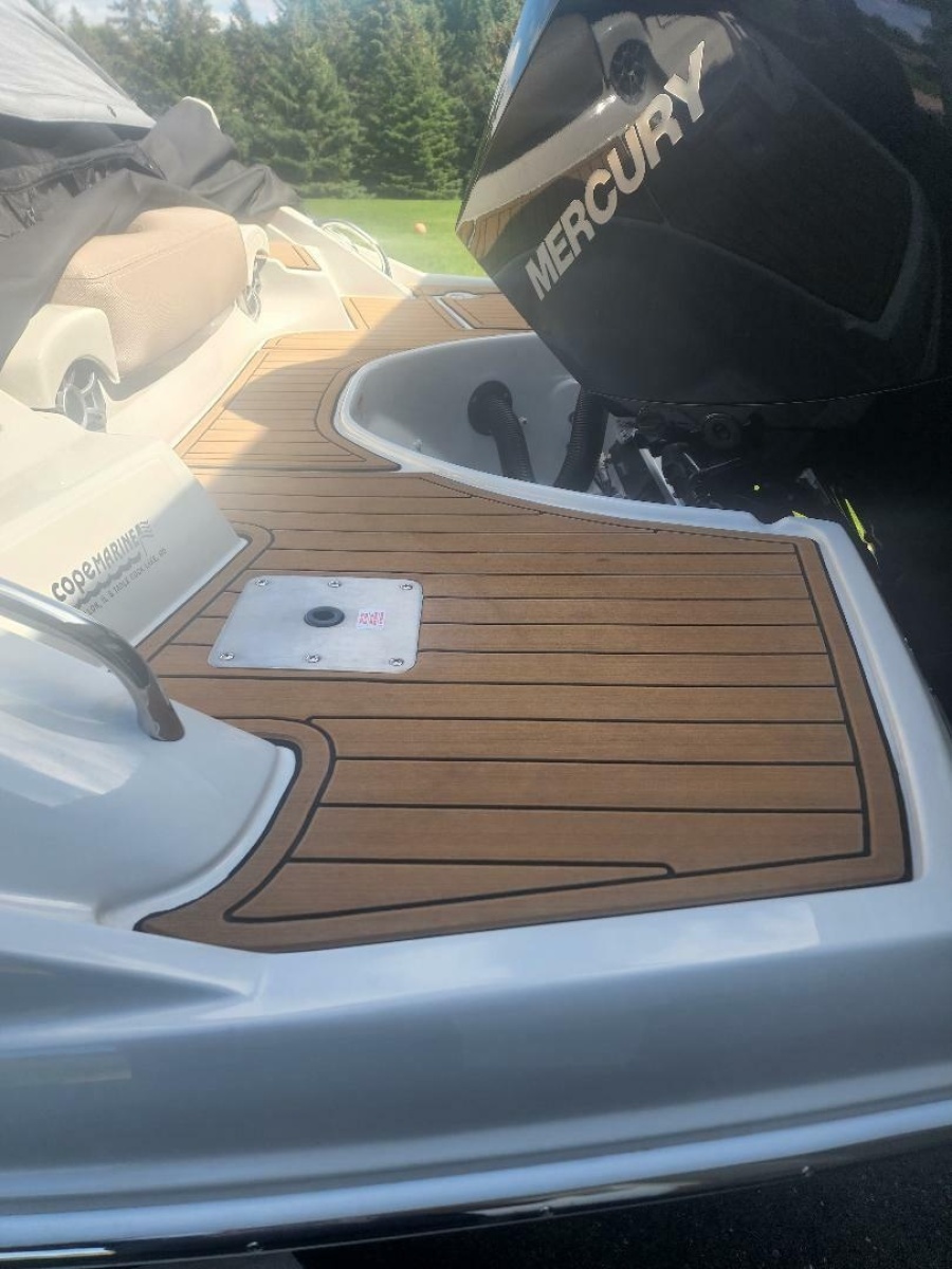 2022 Crownline E255 XS