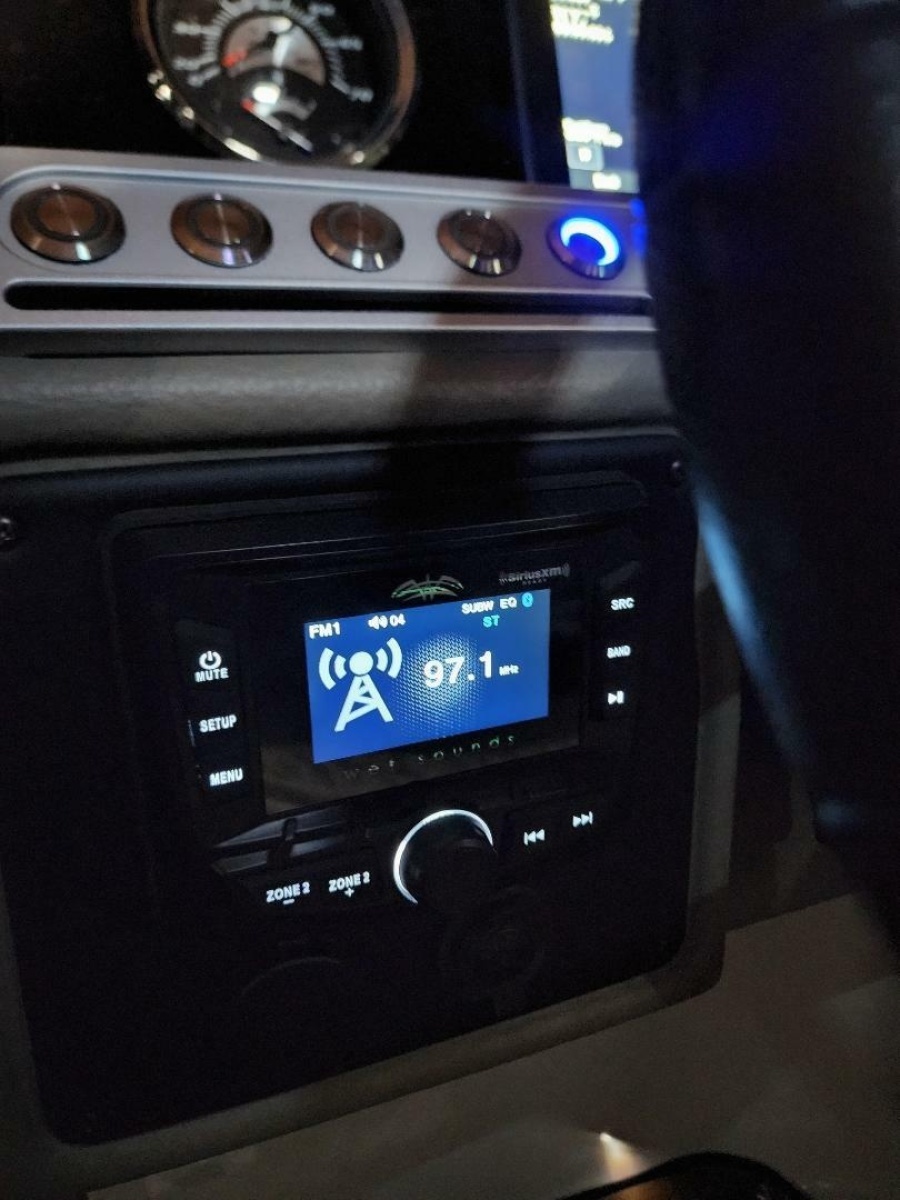 2022 Crownline E255 XS