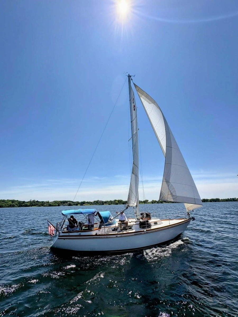 1980 Bristol 35.5 Keel/CB