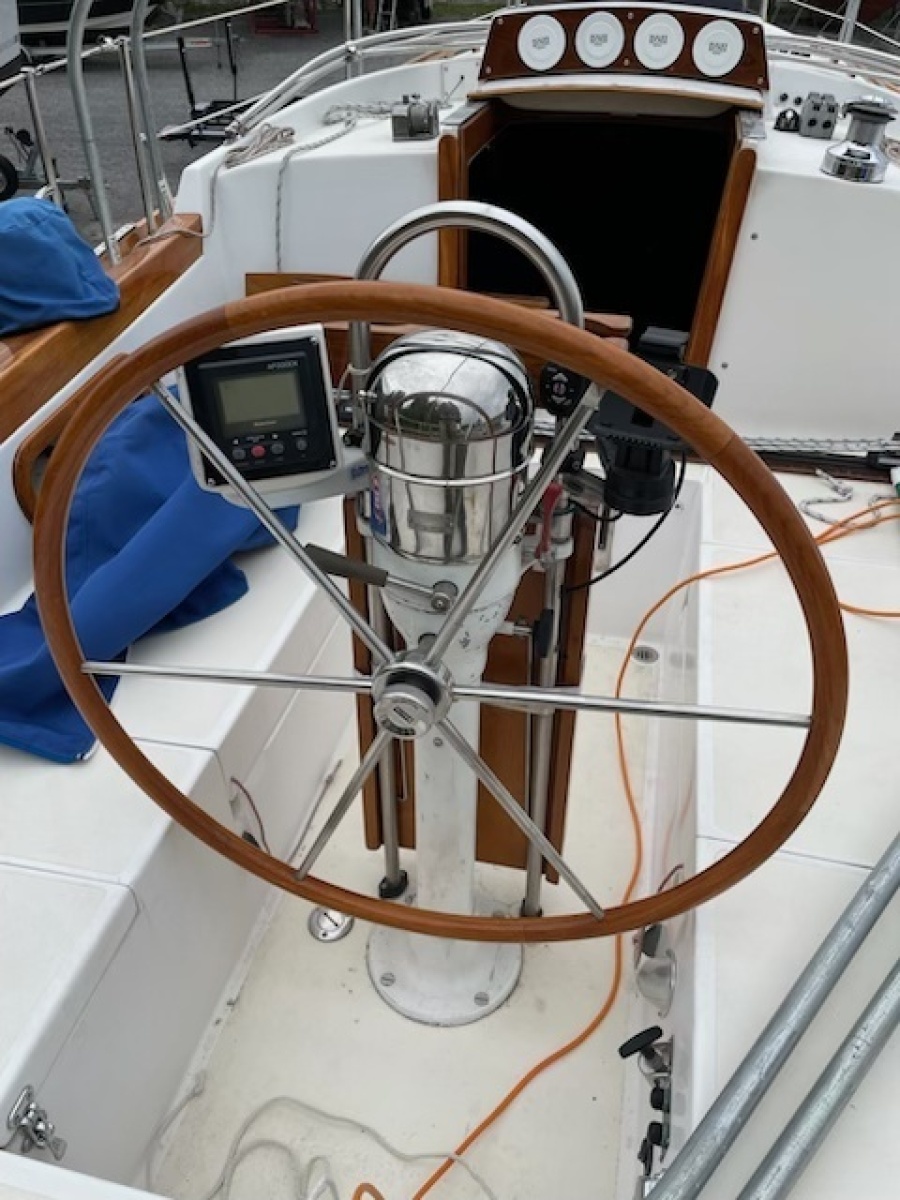 1980 Bristol 35.5 Keel/CB
