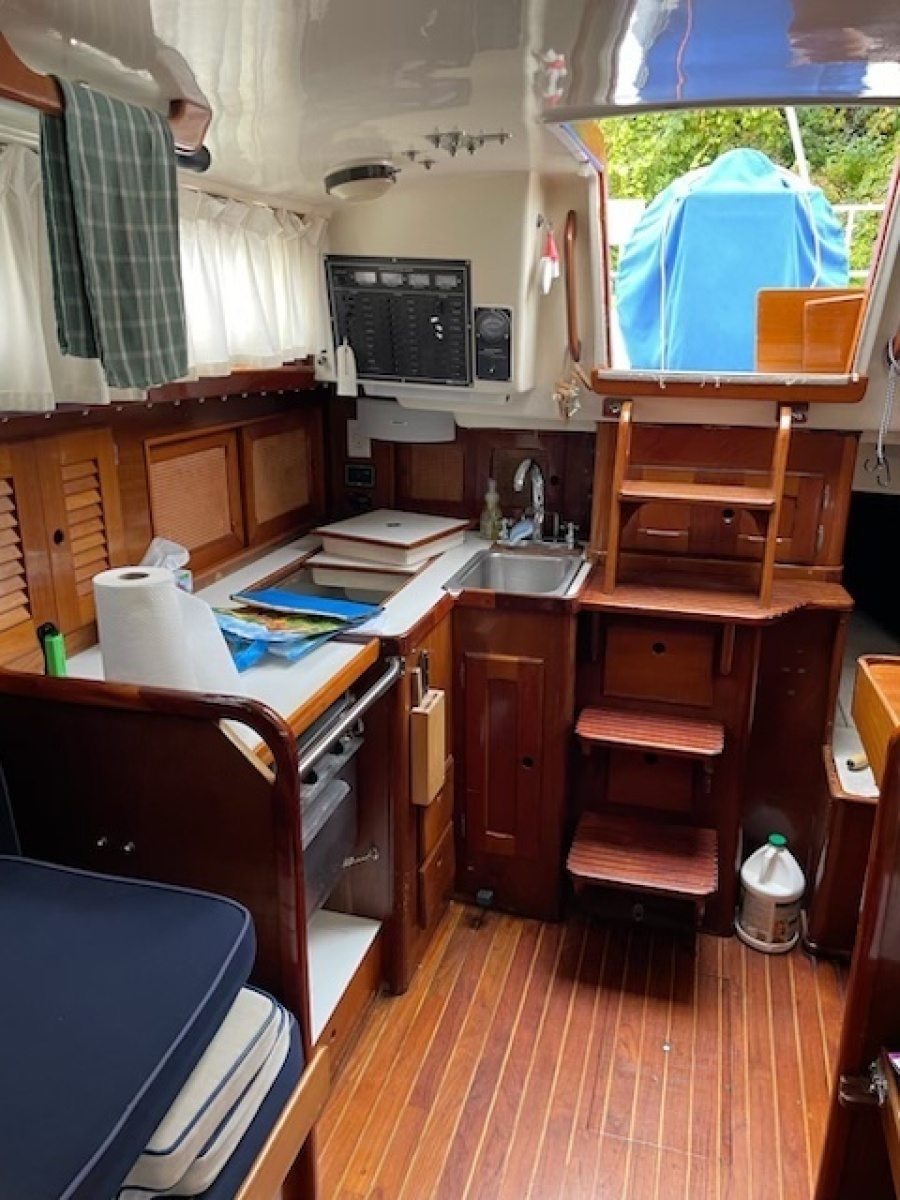 1980 Bristol 35.5 Keel/CB