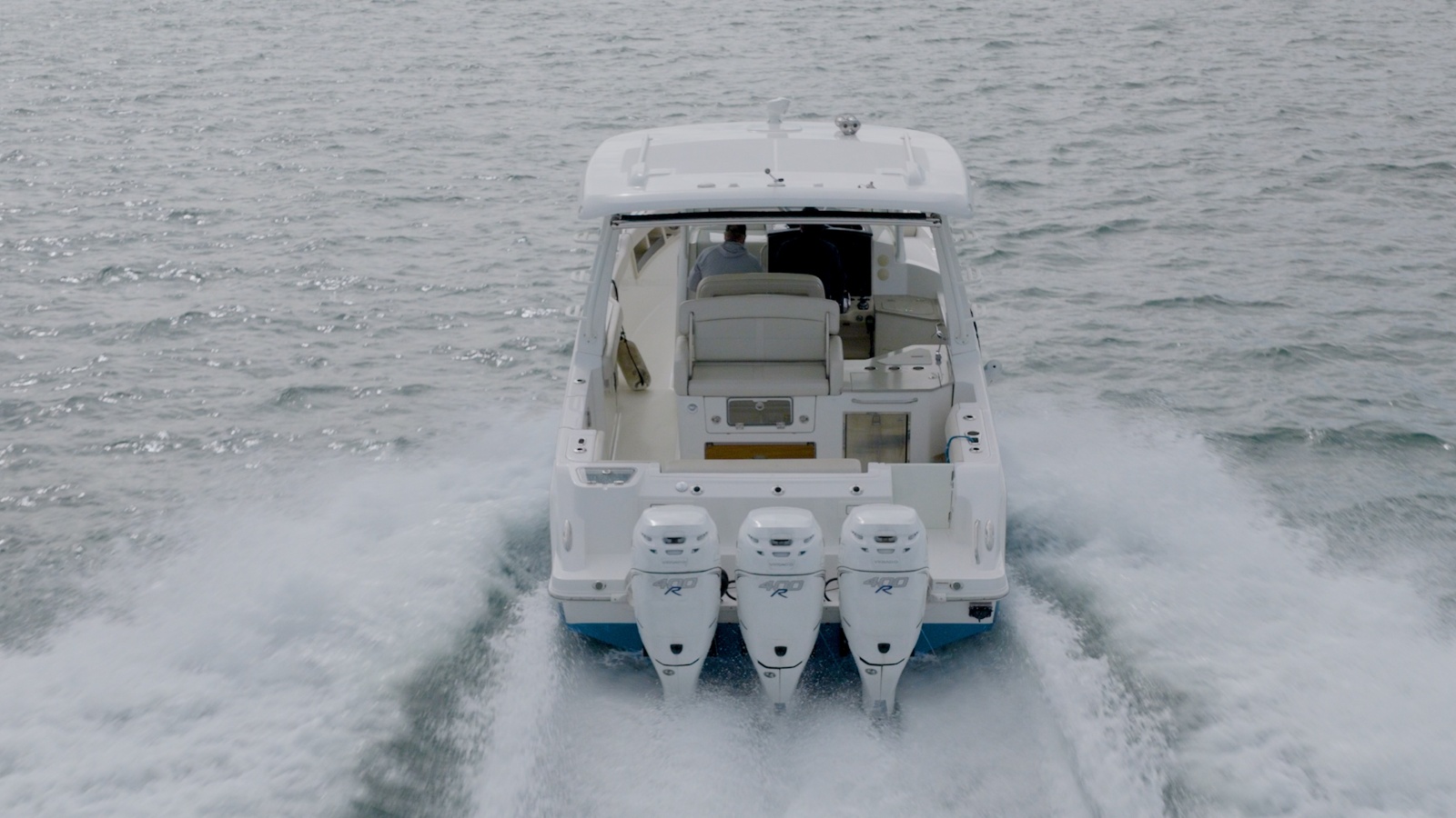 2018 Boston Whaler Outrage