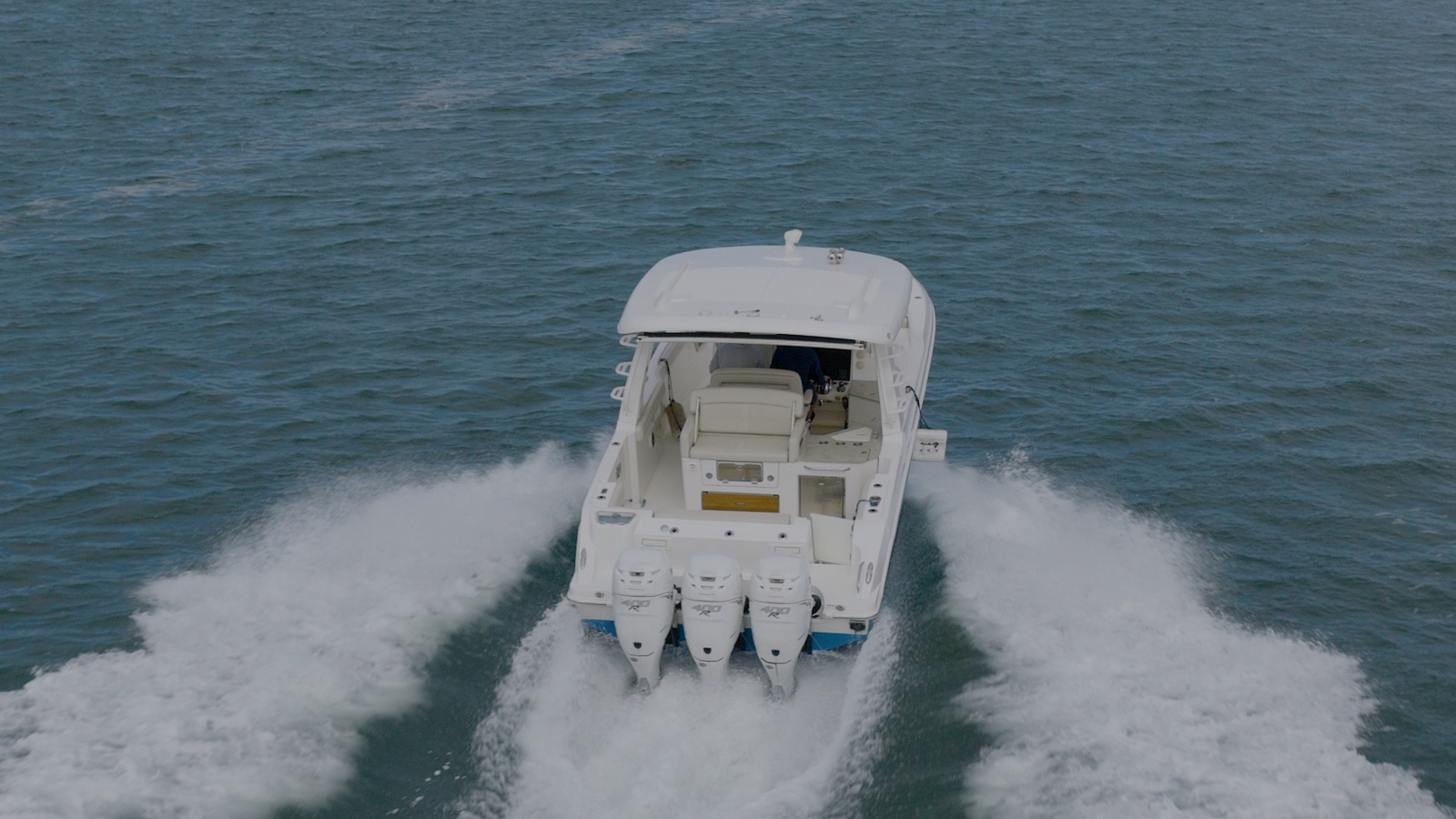 2018 Boston Whaler Outrage