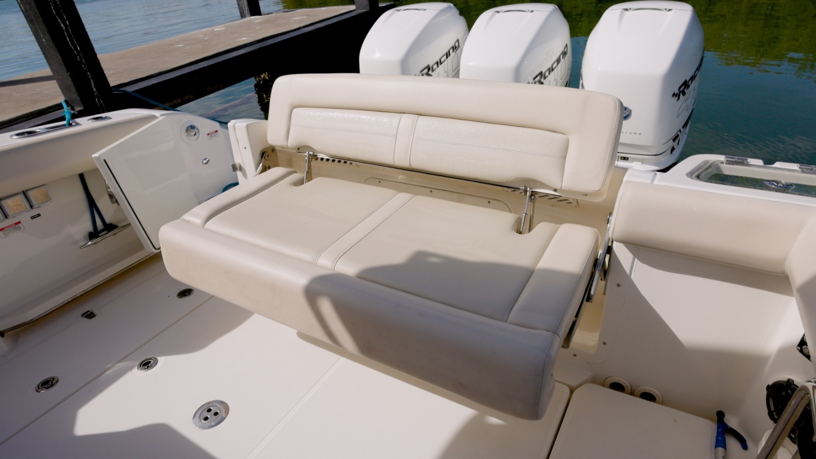 2018 Boston Whaler Outrage
