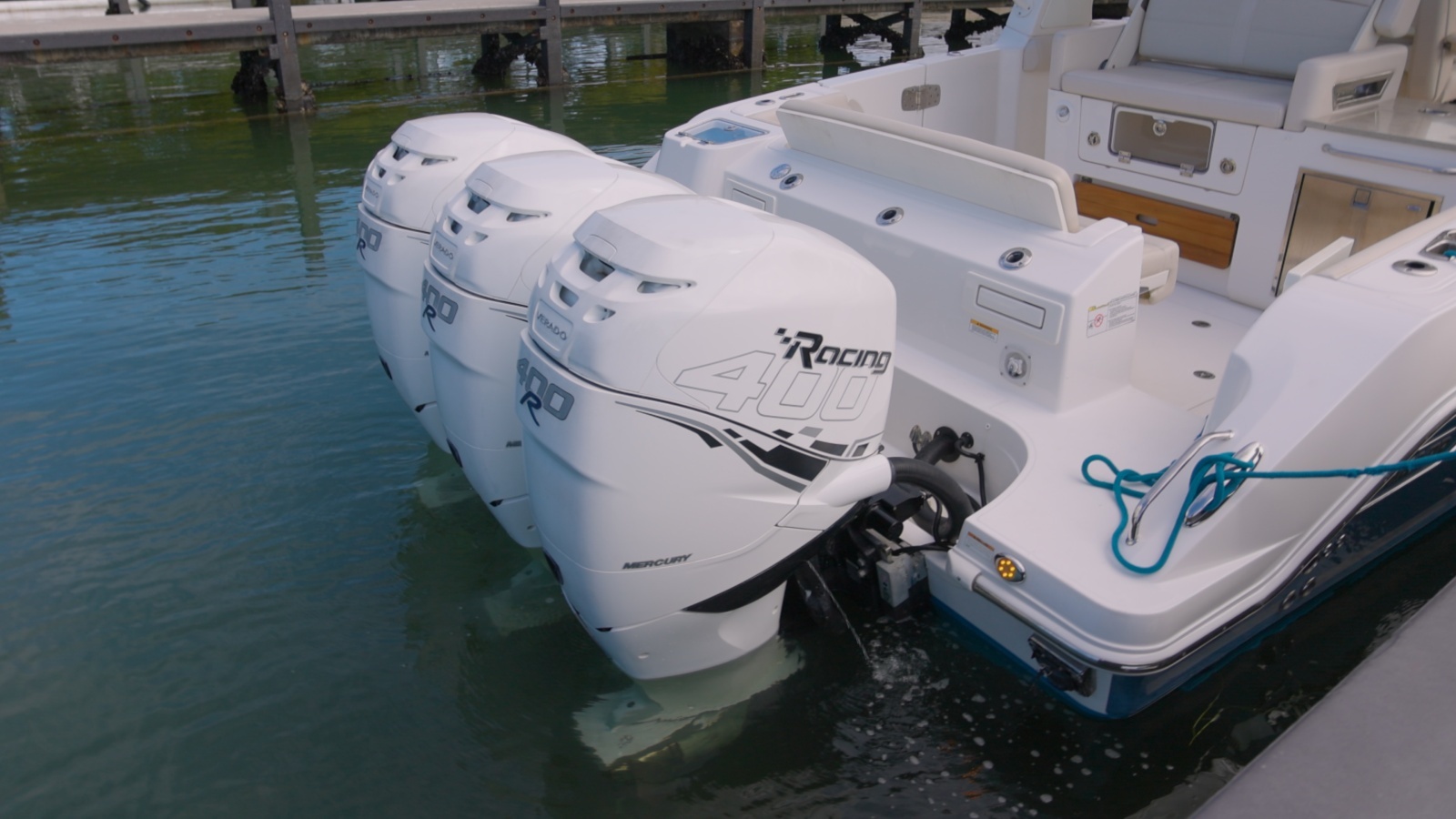 2018 Boston Whaler Outrage