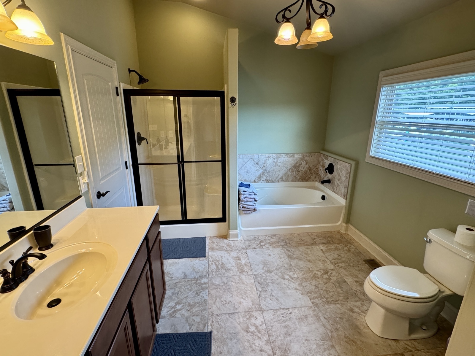 2010 Custom Floating Cabin - Approx 1340sqft