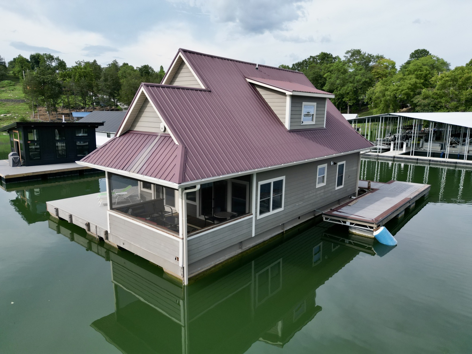 2010 Custom Floating Cabin - Approx 1340sqft