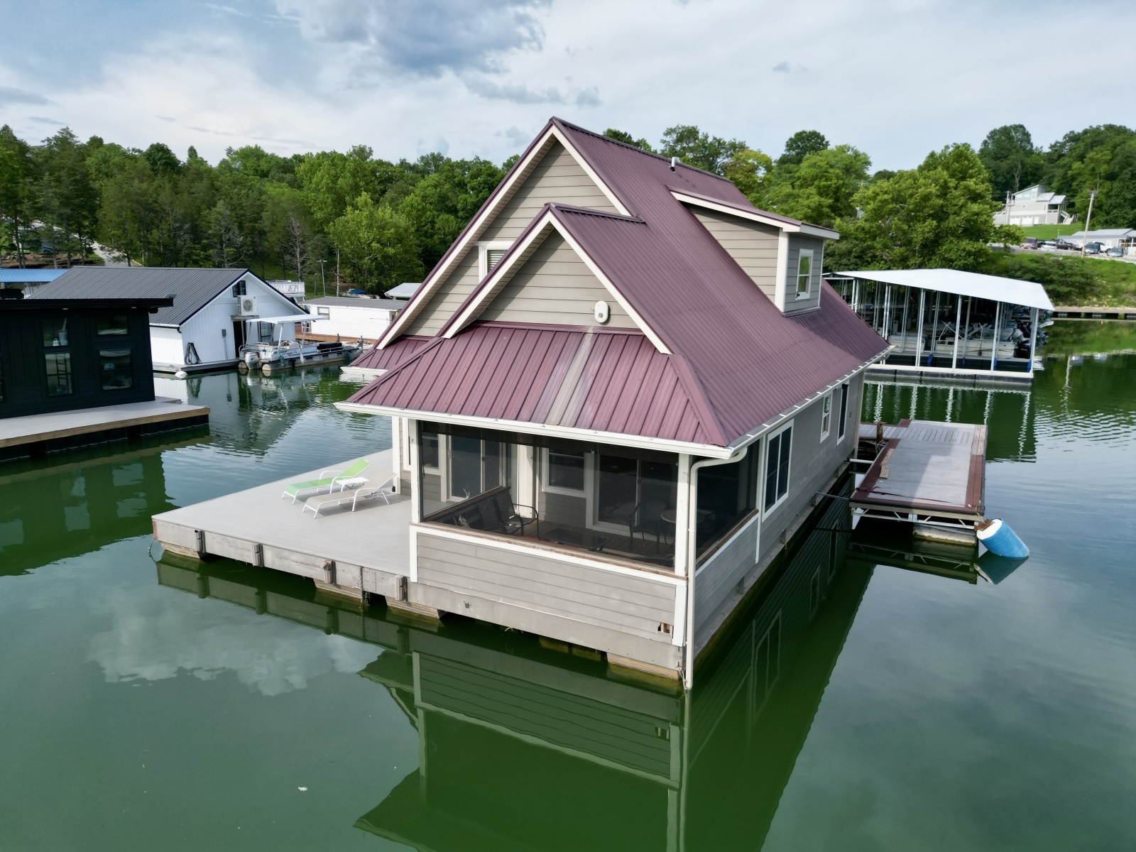 2010 Custom Floating Cabin - Approx 1340sqft