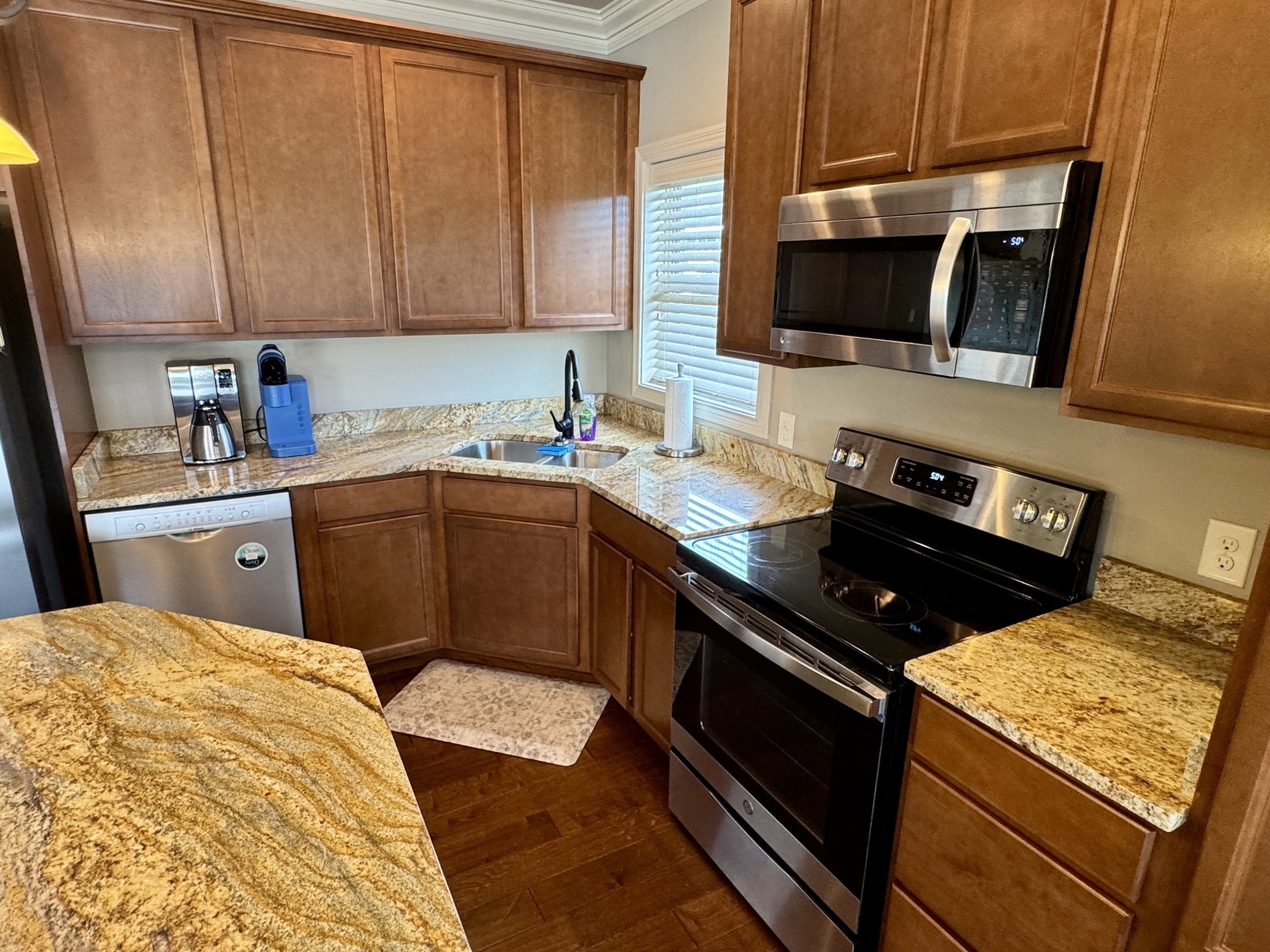 2010 Custom Floating Cabin - Approx 1340sqft