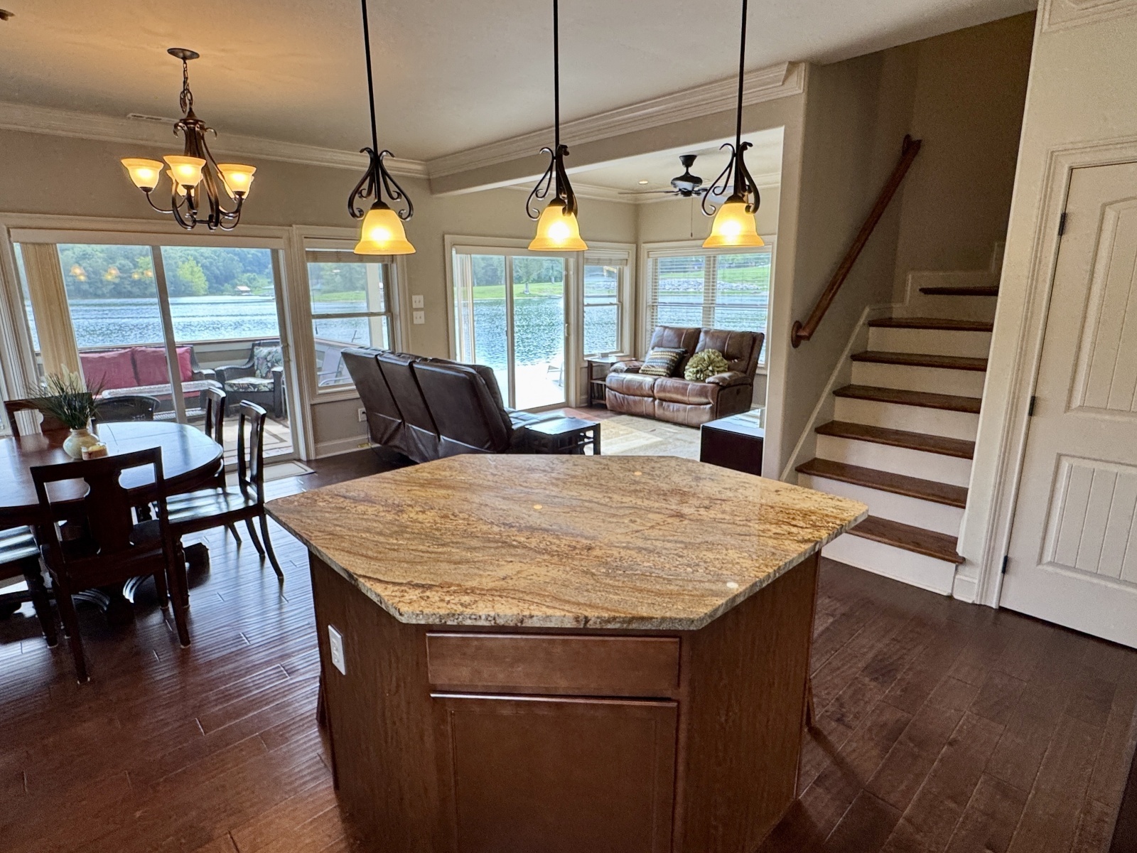 2010 Custom Floating Cabin - Approx 1340sqft
