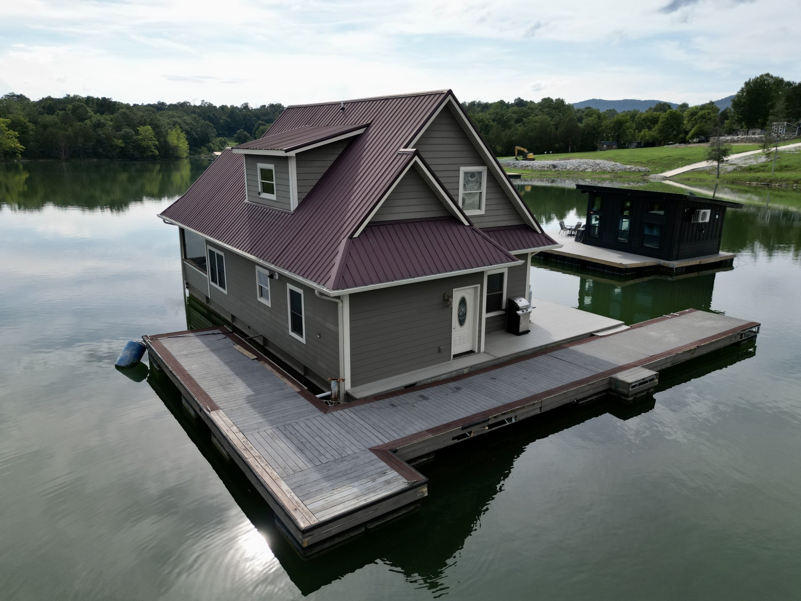 2010 Custom Floating Cabin - Approx 1340sqft