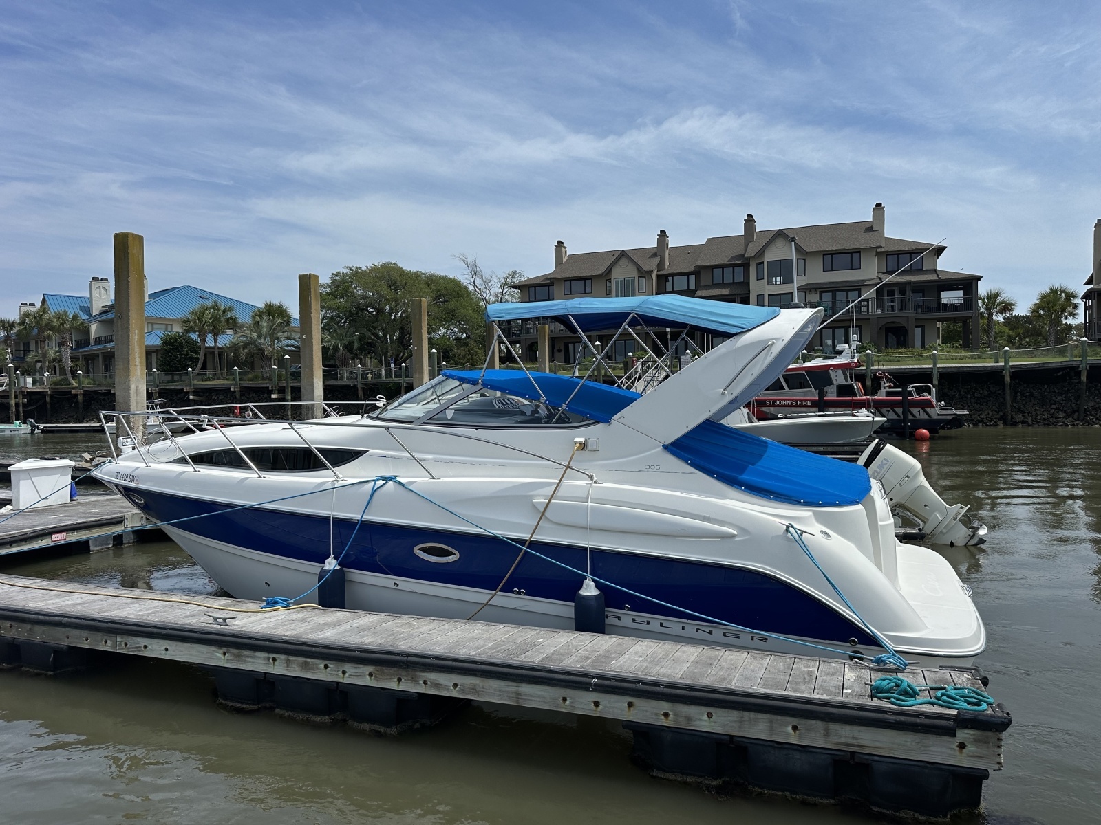 2006 Bayliner 305