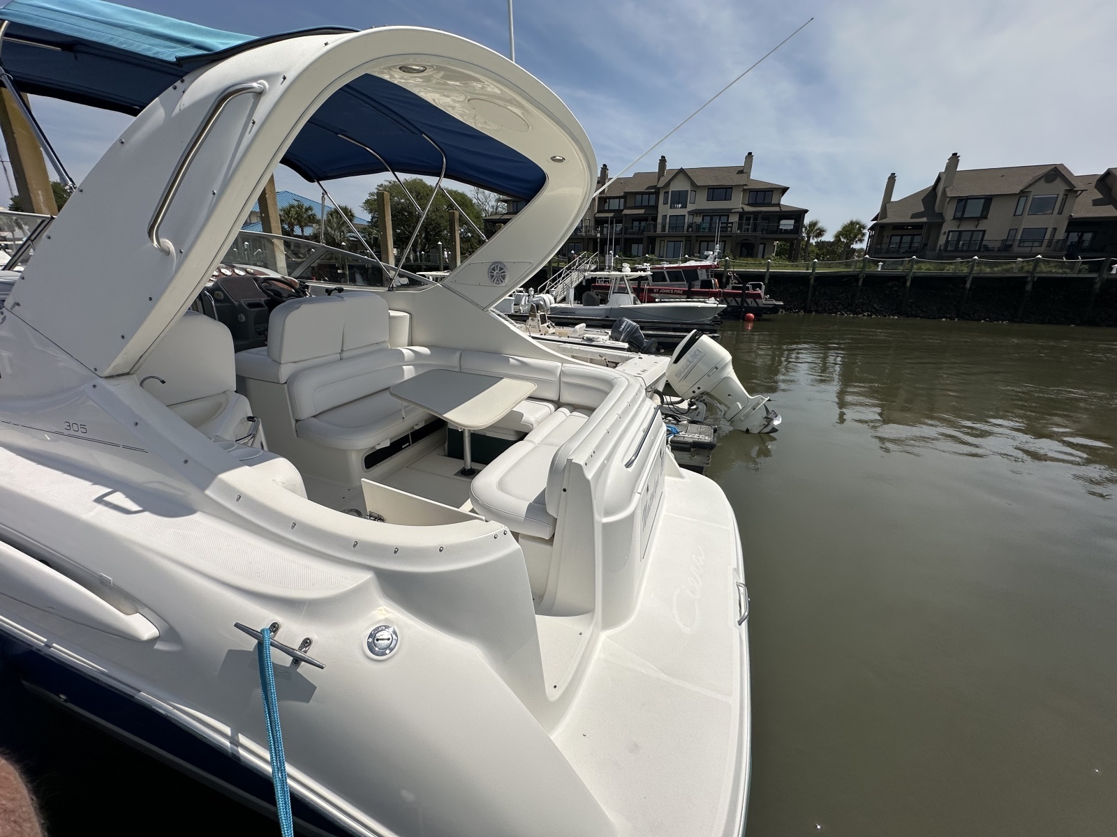 2006 Bayliner 305