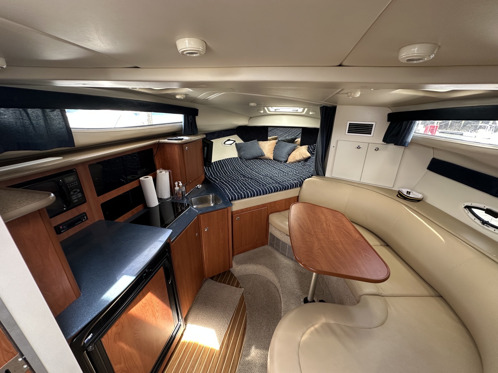 2006 Bayliner 305
