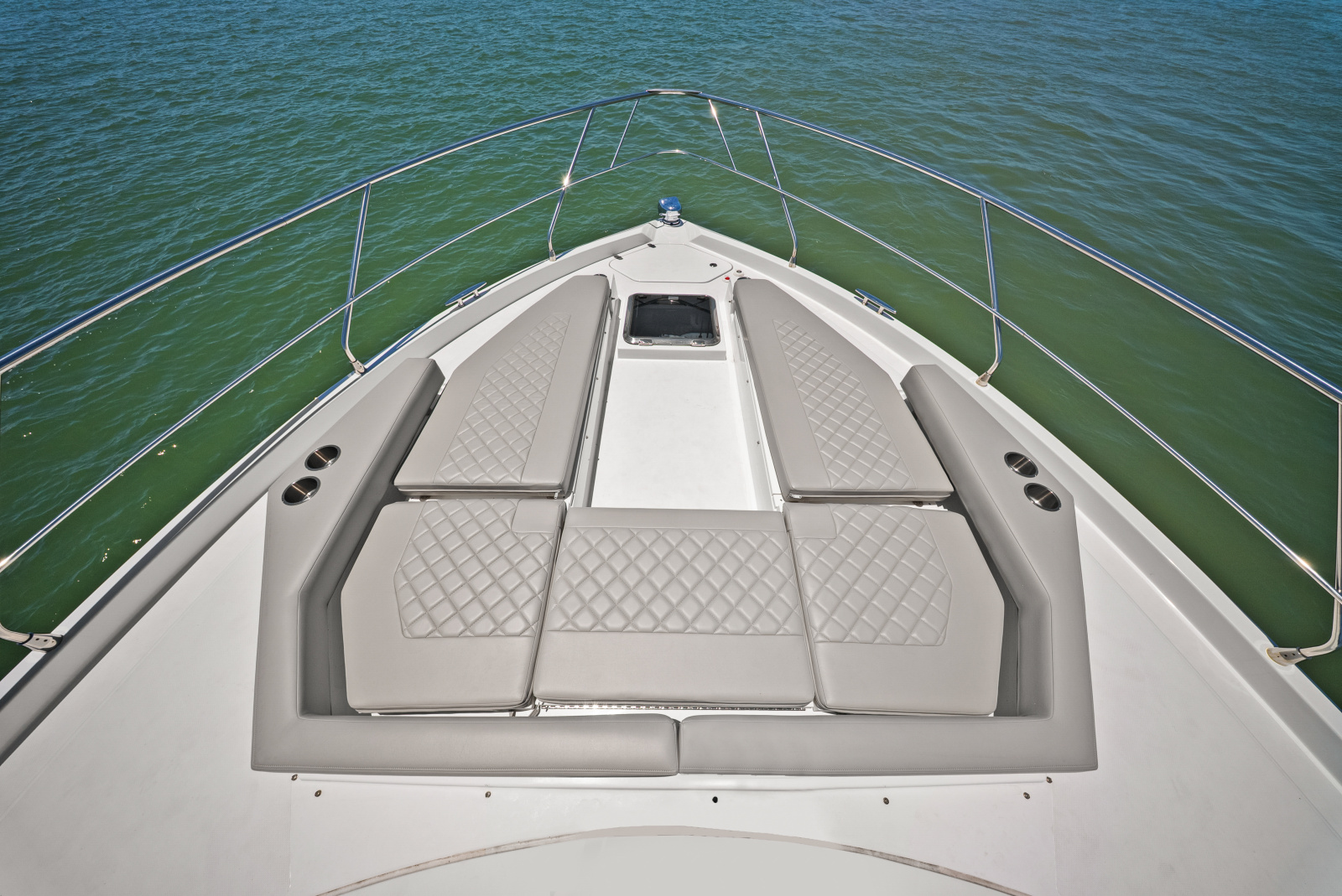 2025 Cruisers Yachts 50 Cantius