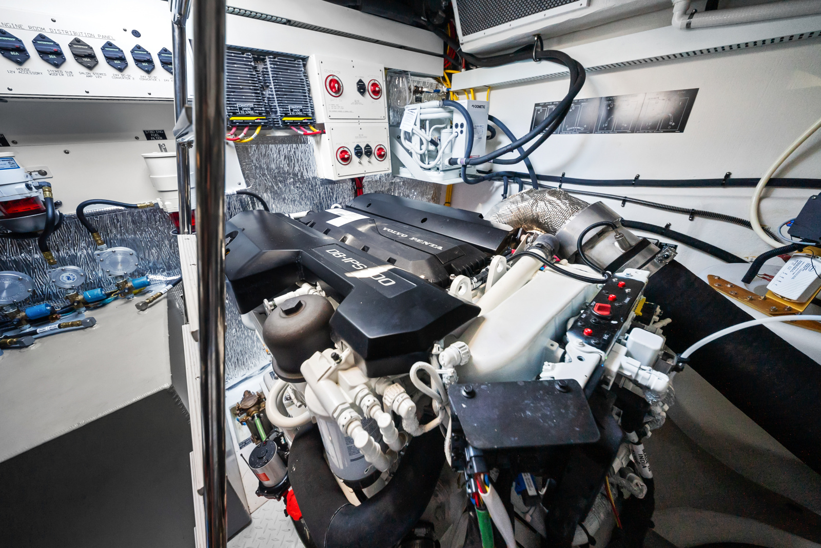 2025 Cruisers Yachts 50 Cantius