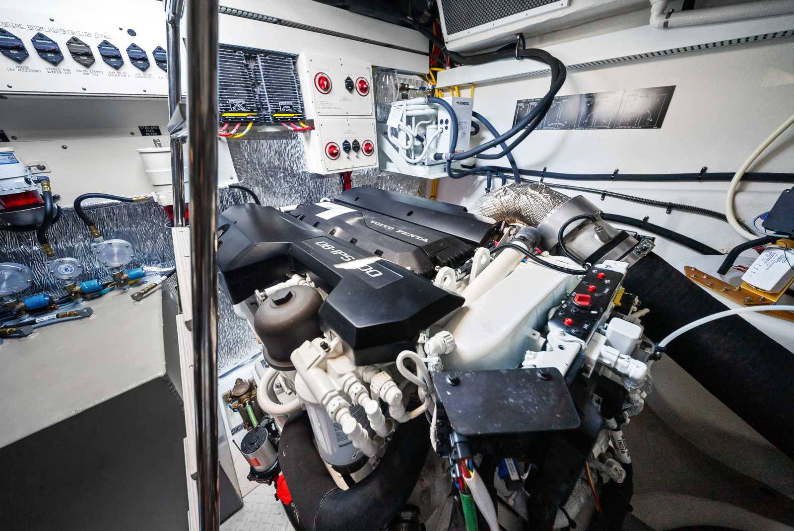 2025 Cruisers Yachts 50 Cantius