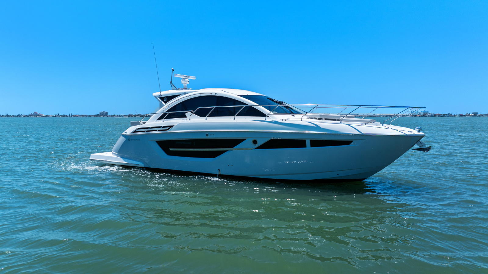 2025 Cruisers Yachts 50 Cantius