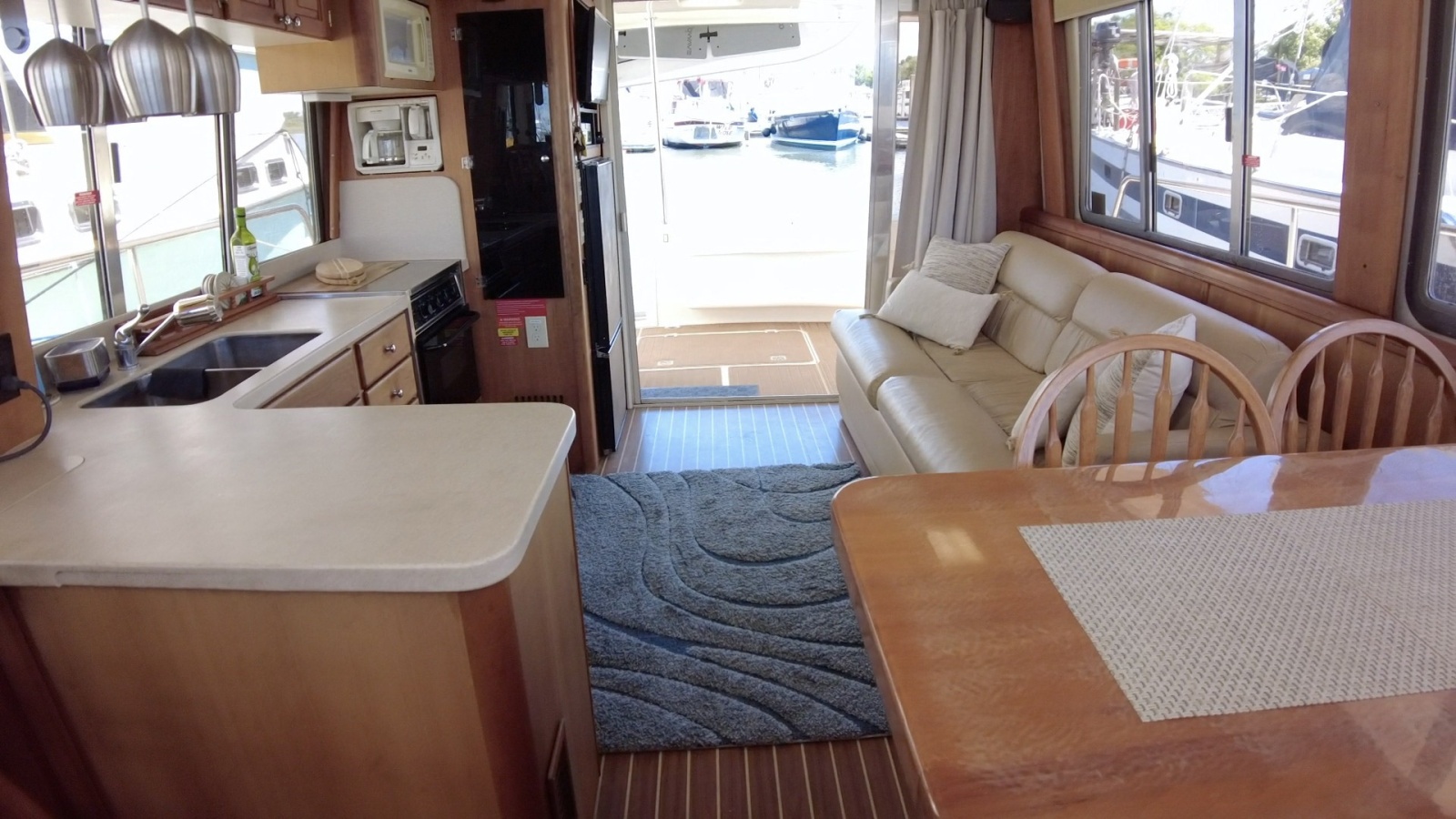40' 2004 Mainship 400 Trawler