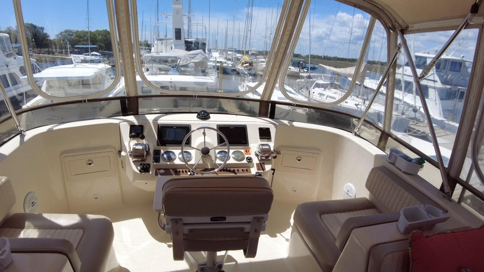 40' 2004 Mainship 400 Trawler