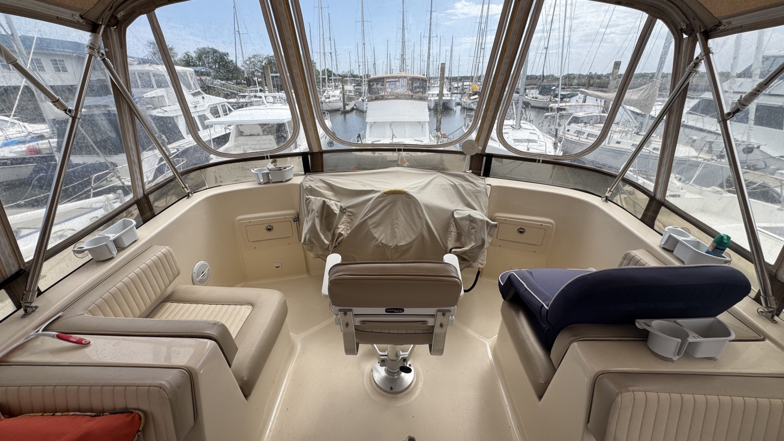 40' 2004 Mainship 400 Trawler
