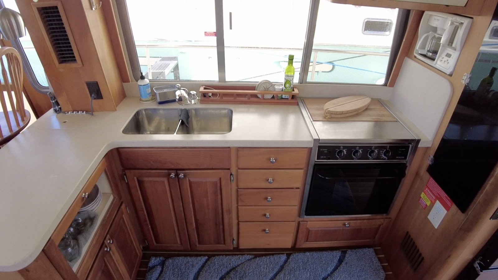 40' 2004 Mainship 400 Trawler