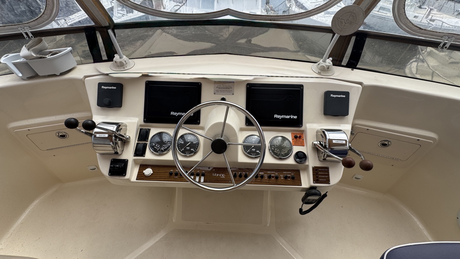 40' 2004 Mainship 400 Trawler