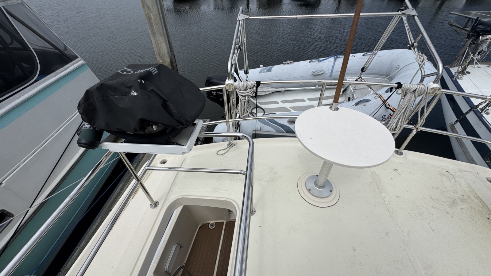 40' 2004 Mainship 400 Trawler