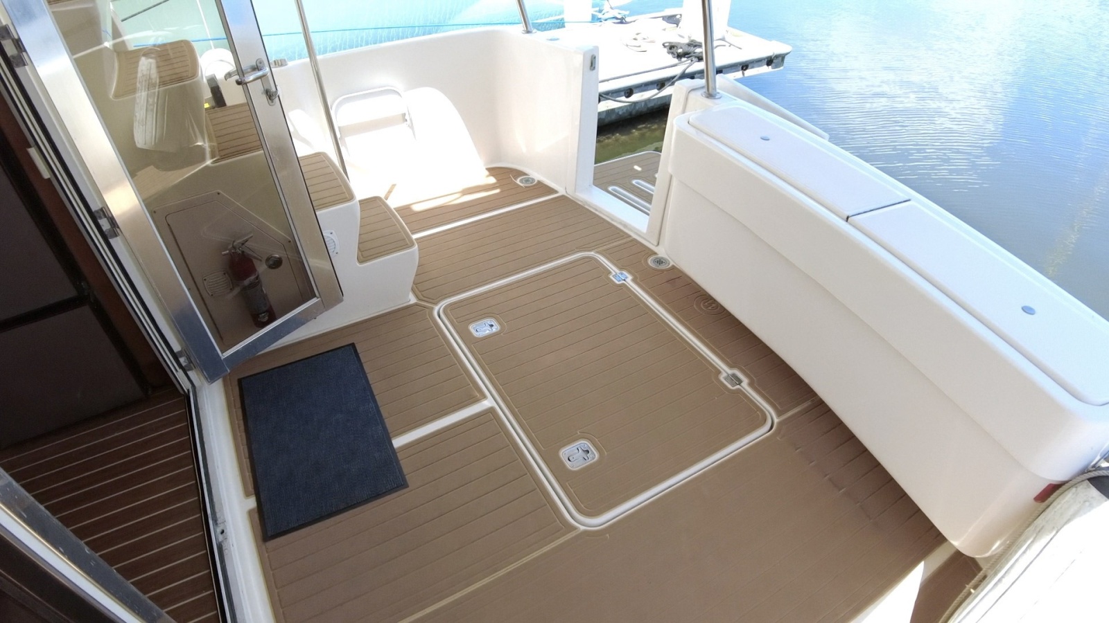 40' 2004 Mainship 400 Trawler