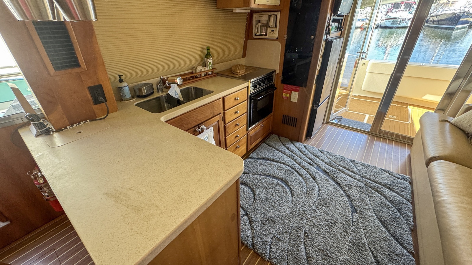 40' 2004 Mainship 400 Trawler