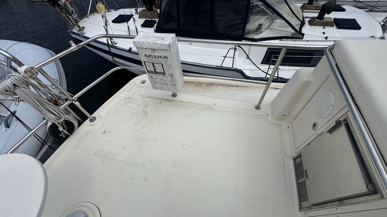 40' 2004 Mainship 400 Trawler