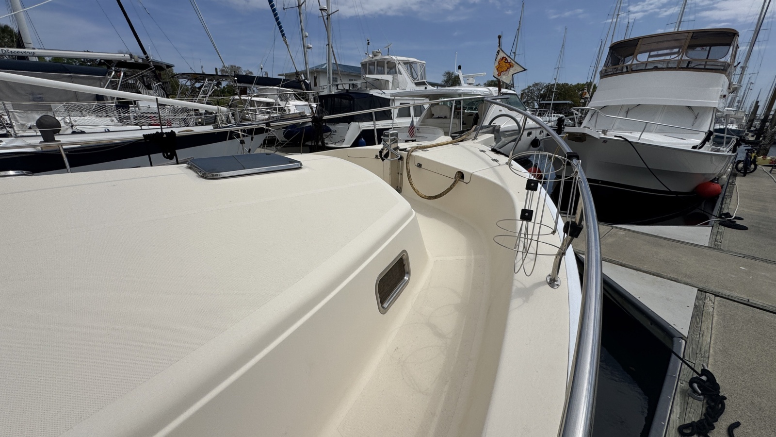 40' 2004 Mainship 400 Trawler