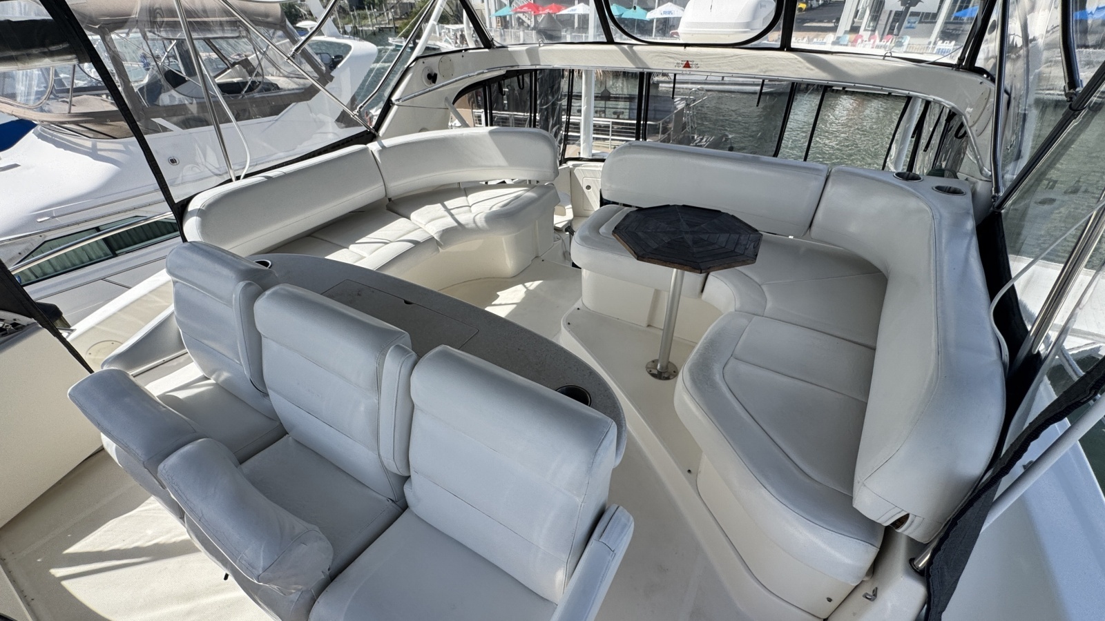 Flybridge Lounge Seating