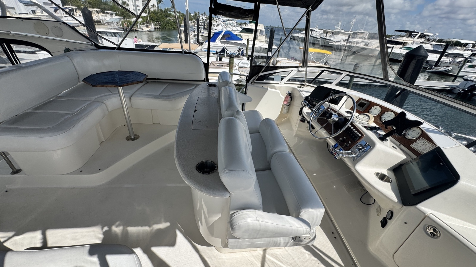 Flybridge Looking Port
