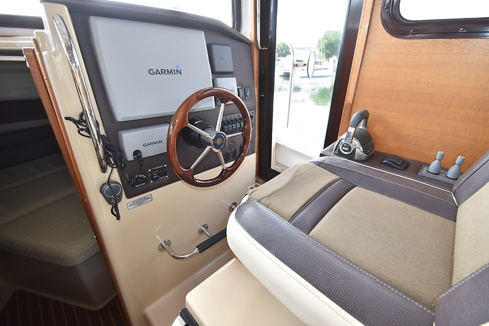 0005685555