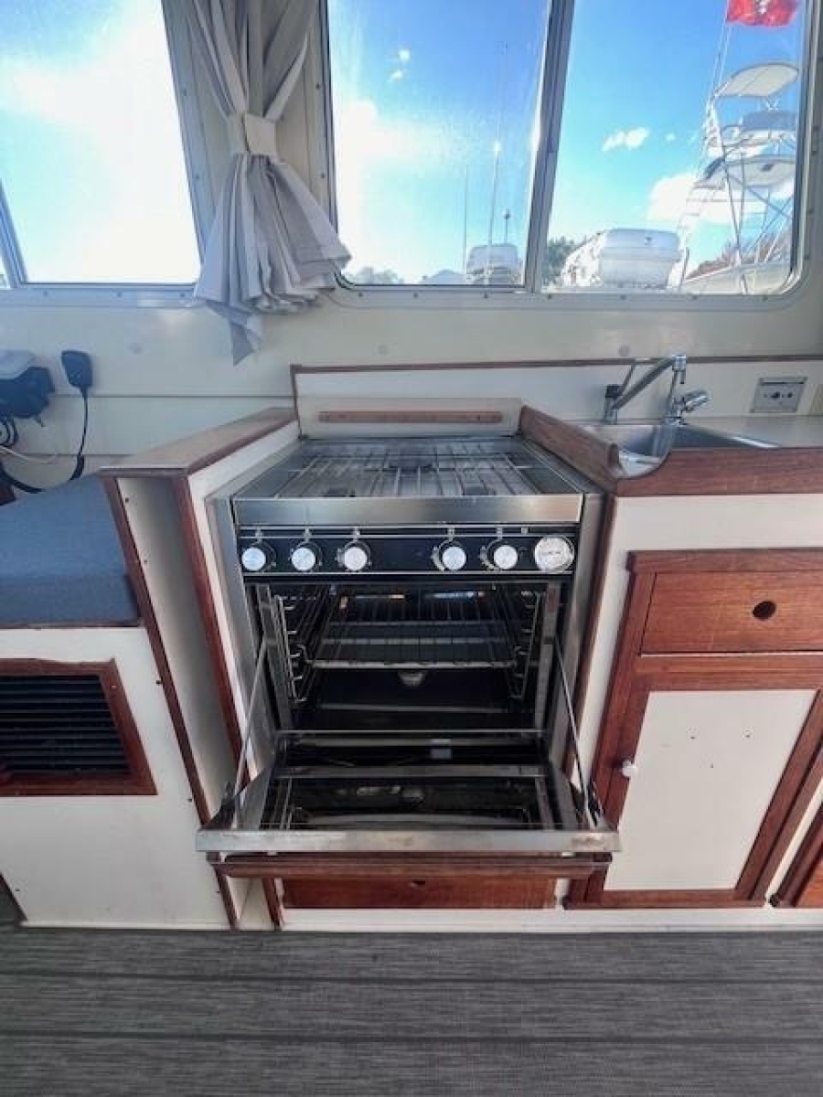 1989 Blue Seas Out Island Explorer