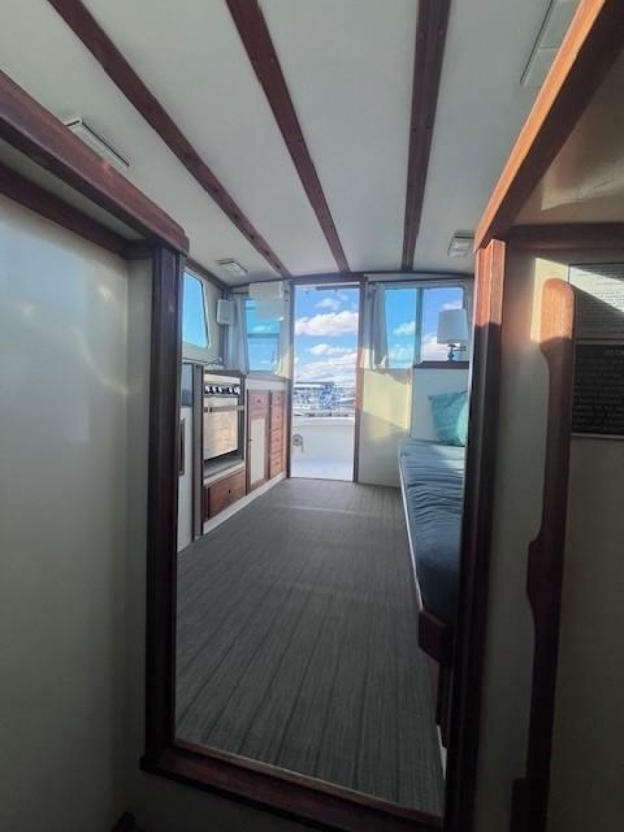 1989 Blue Seas Out Island Explorer