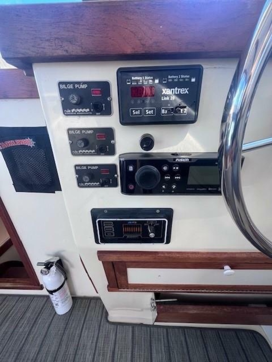 1989 Blue Seas Out Island Explorer
