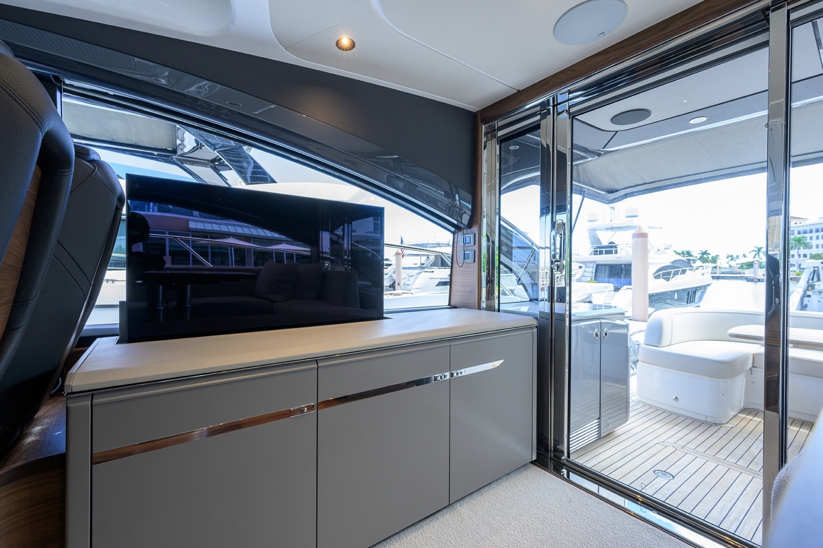 Princess 50 Everlong - Interior Salon