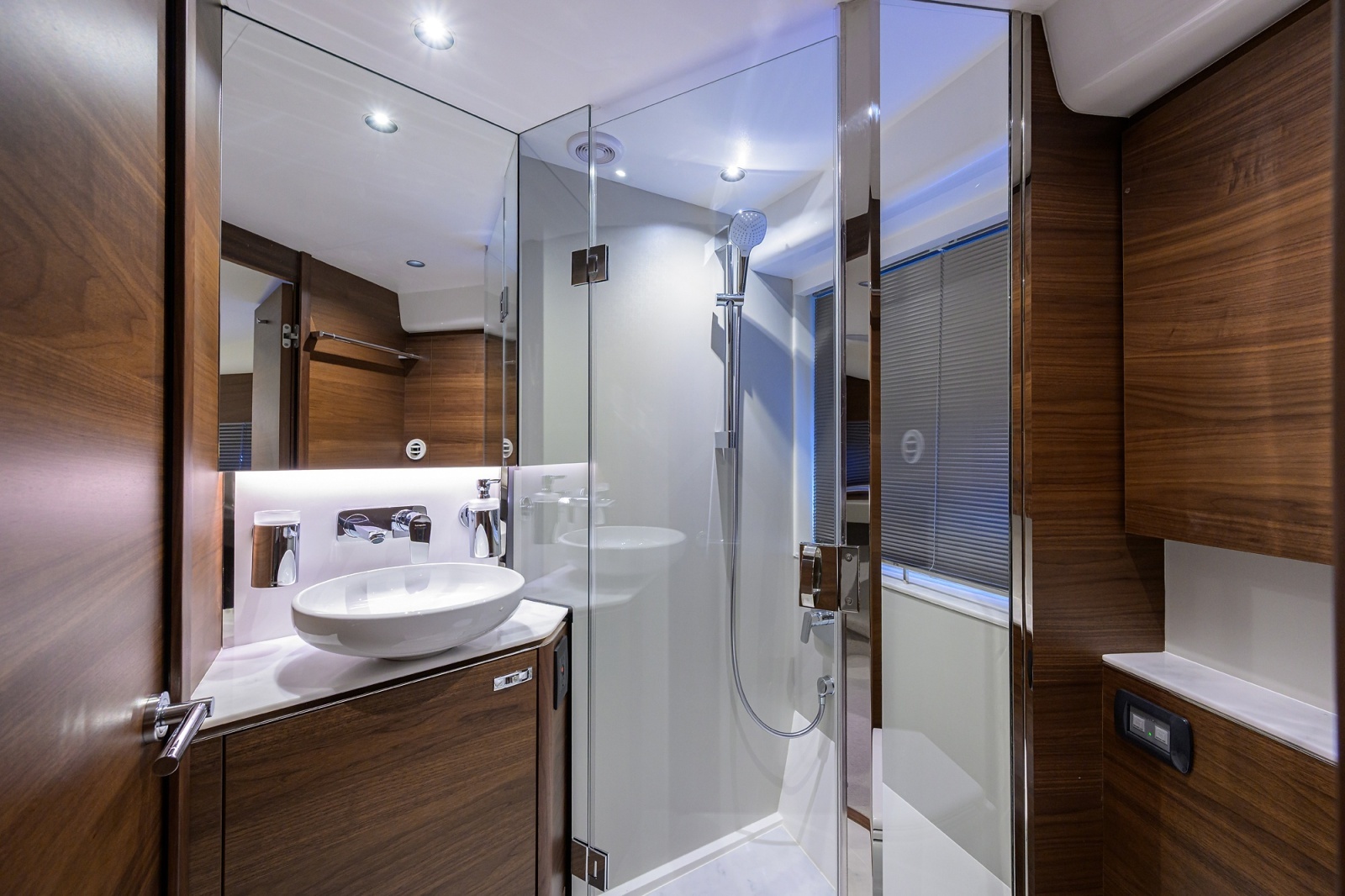 Princess 50 Everlong - Interior Stateroom Head