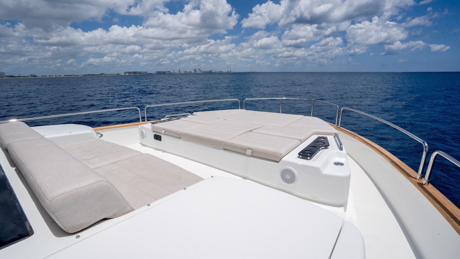 2025 Sirena 58