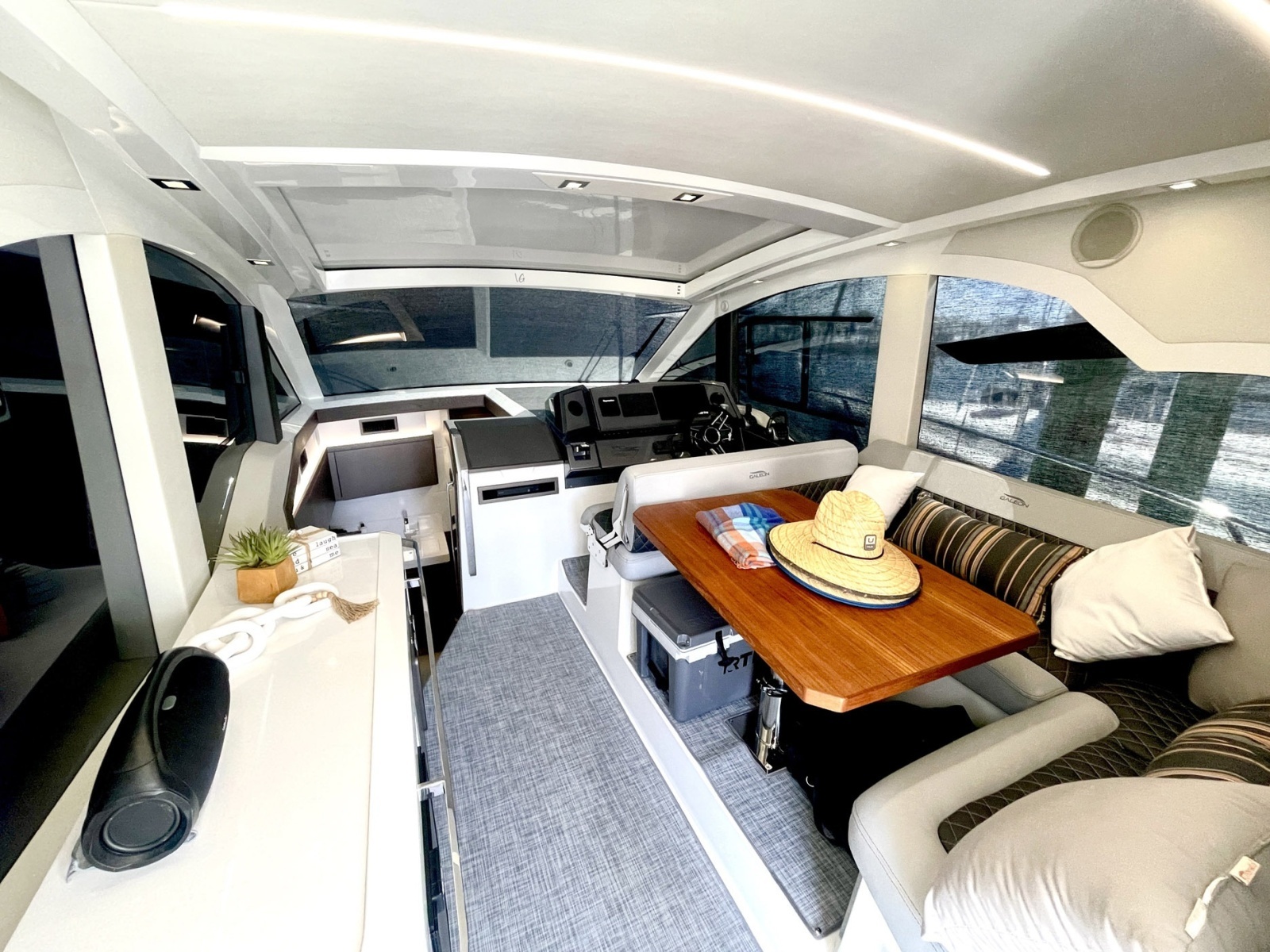 2020 Galeon 425 HTS